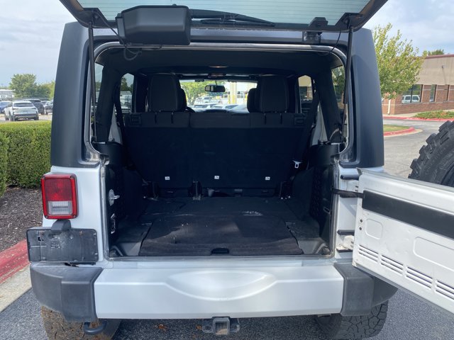 Used 2017 Jeep Wrangler Unlimited Sahara AWD/4WD image 5