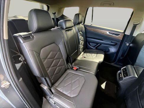 Used 2024 Volkswagen Atlas SE FWD image 20