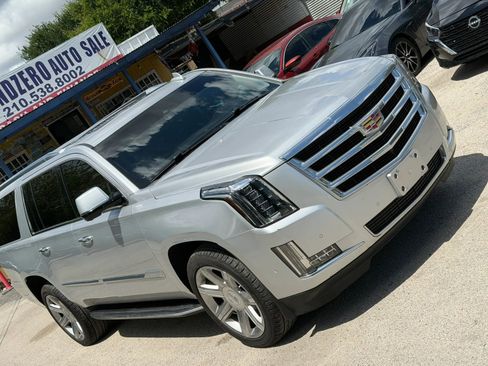 Used 2020 Cadillac Escalade ESV Luxury RWD image 6