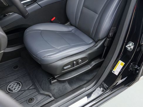 Used 2023 Buick Enclave Essence w/ Sport Touring Edition FWD image 11