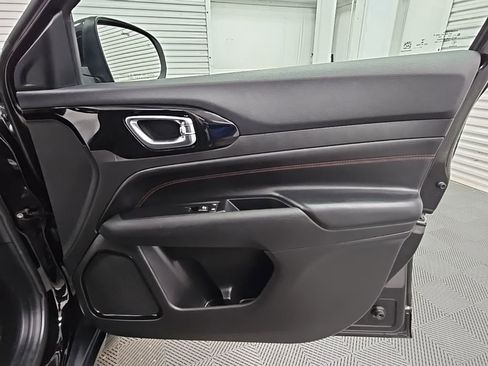 Used 2022 Jeep Compass Trailhawk image 38