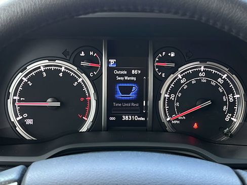 Used 2022 Toyota 4Runner TRD Sport AWD/4WD image 22