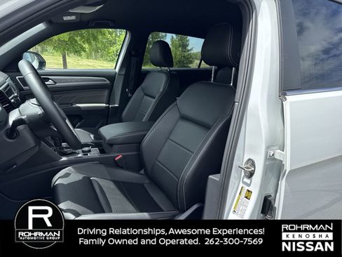 Used 2023 Volkswagen Atlas Cross Sport SE w/ Black Wheel Package AWD/4WD image 11