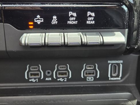 Used 2025 RAM 1500 Limited w/ Off Road Group AWD/4WD image 17