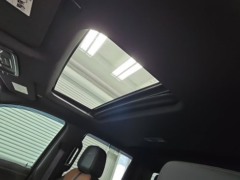 Used 2021 Chevrolet Silverado 1500 High Country w/ Technology Package image 32