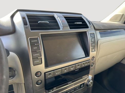 Used 2017 Lexus GX 460 image 12