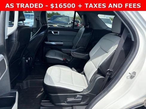 Used 2021 Ford Explorer XLT w/ Equipment Group 202A RWD image 15