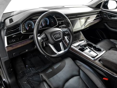 Used 2019 Audi Q8 Prestige w/ Luxury Package AWD/4WD image 2
