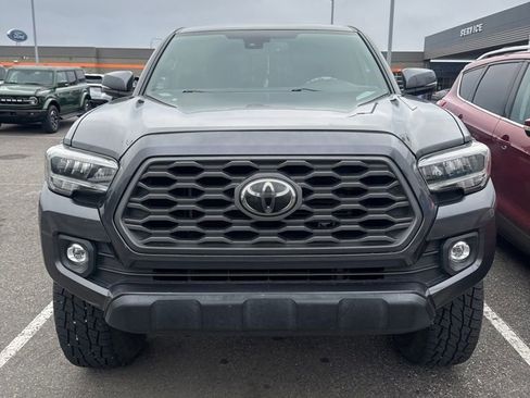 Used 2020 Toyota Tacoma TRD Off-Road w/ Technology Package image 12