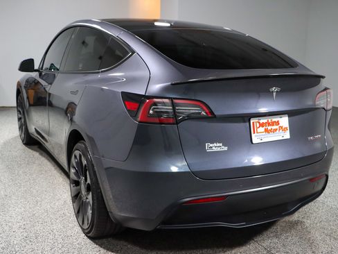 Used 2022 Tesla Model Y Performance image 9