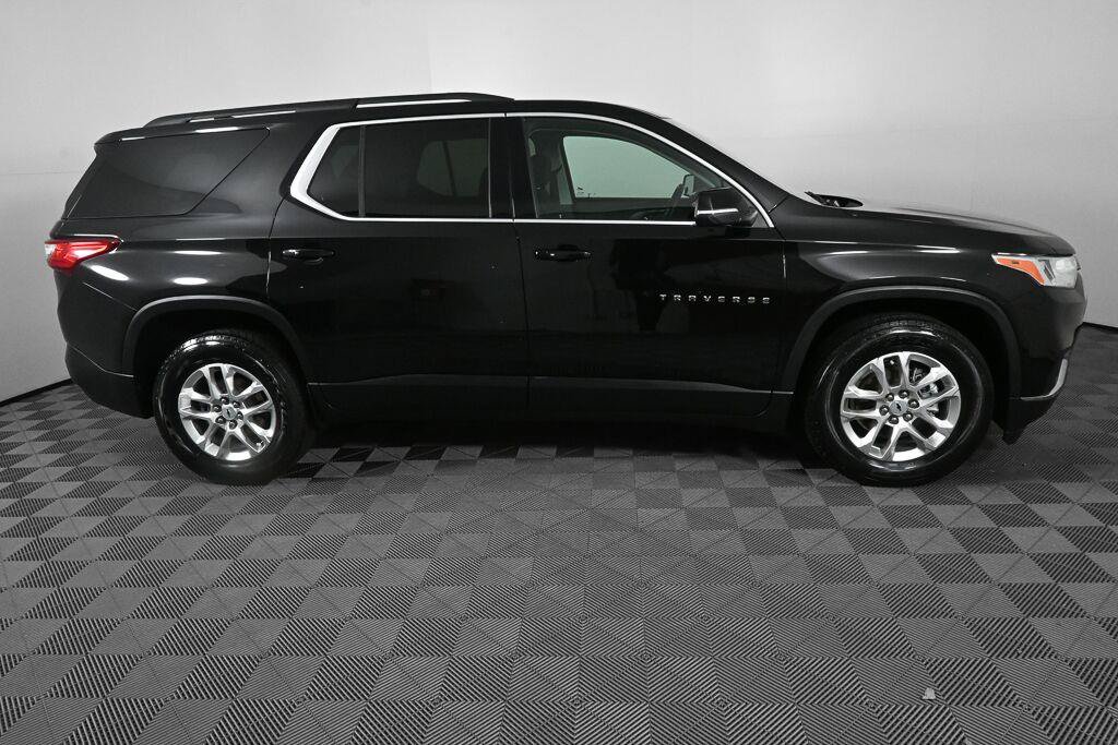 Used 2021 Chevrolet Traverse LT FWD image 23