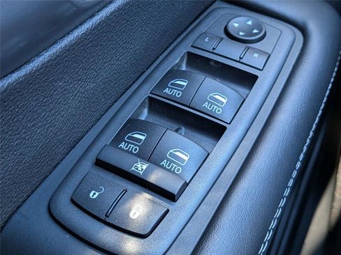 New 2026 Chrysler Voyager LX image 26