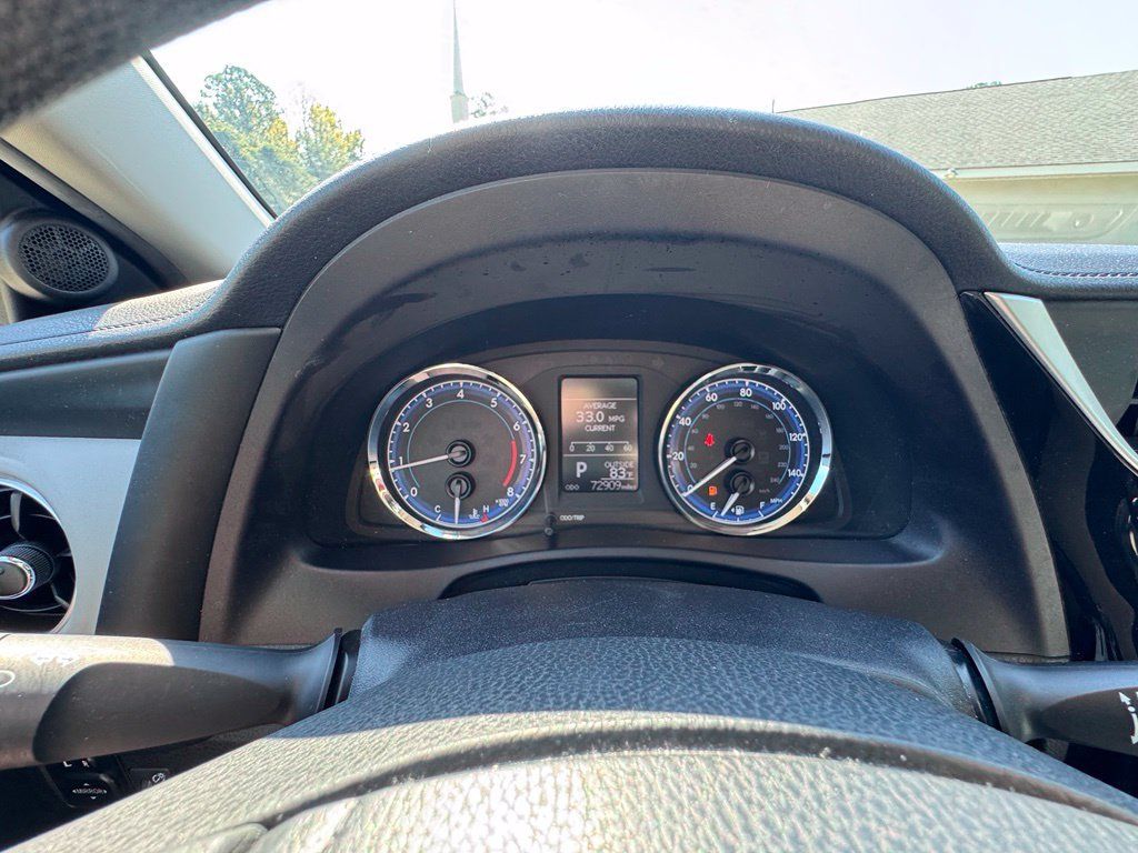 Used 2019 Toyota Corolla LE FWD image 32