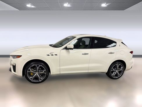 Used 2022 Maserati Levante GT AWD/4WD image 2