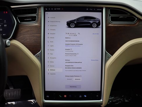 Used 2017 Tesla Model X 100D AWD/4WD image 33