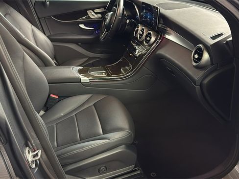 Used 2022 Mercedes-Benz GLC 300 4MATIC image 9