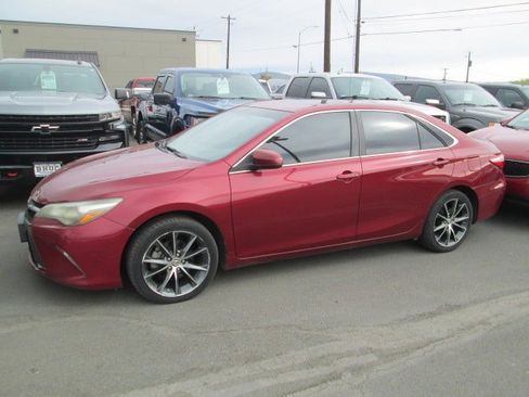 Used 2016 Toyota Camry XSE w/ Moonroof Package image 1
