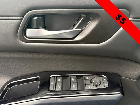 New 2025 Nissan Pathfinder SL image 9