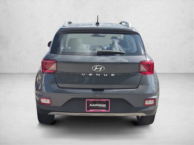 Used 2023 Hyundai Venue SEL FWD image 7