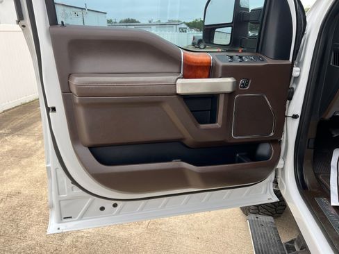 Used 2019 Ford F350 King Ranch w/ King Ranch Ultimate Package AWD/4WD image 20