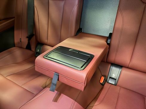 Used 2025 BMW 430i Coupe w/ M Sport Package image 32