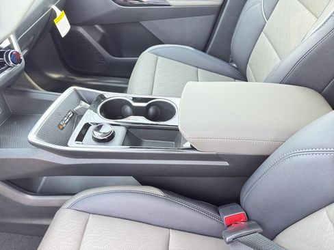 New 2026 Chevrolet Equinox LT w/ Convenience Package II image 13