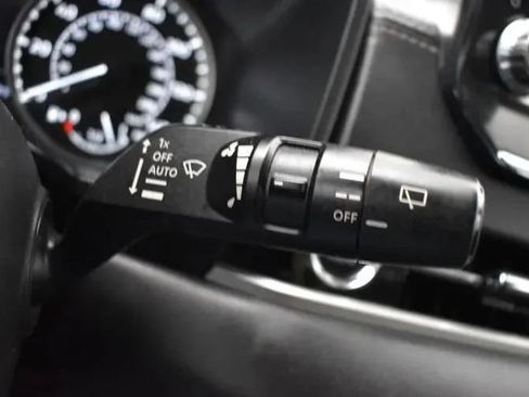 Used 2024 Mitsubishi Outlander FWD image 25