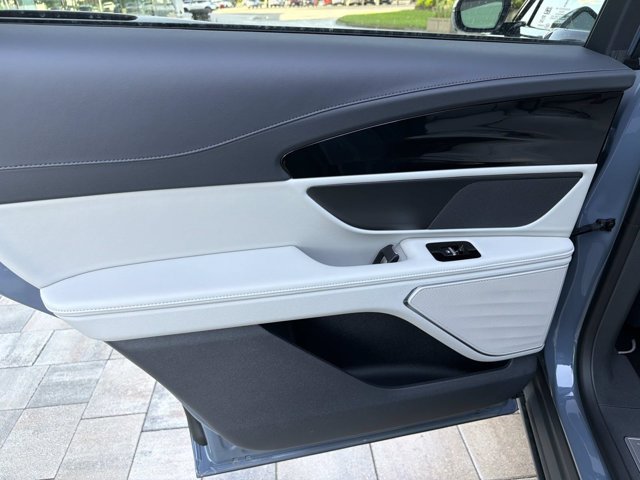 New 2026 Lincoln Nautilus Premier w/ Jet Appearance Package AWD/4WD image 15