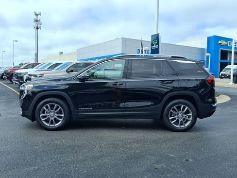 Certified 2022 GMC Terrain SLT w/ Infotainment Package II AWD/4WD image 11