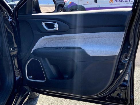 Used 2022 Jeep Compass Latitude w/ Sun and Sound Group image 22