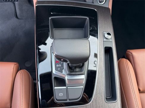 Used 2025 Audi Q5 2.0T Premium Plus w/ Premium Plus Package image 18