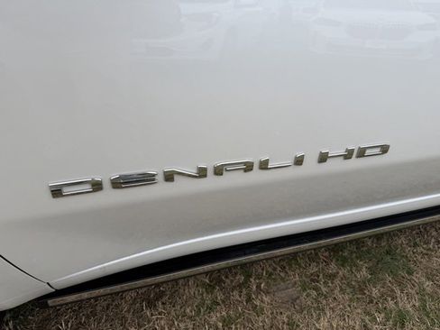 Used 2024 GMC Sierra 3500 Denali w/ Denali Reserve Package image 10