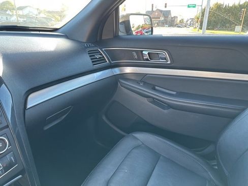 Used 2016 Ford Explorer XLT w/ Equipment Group 202A image 37