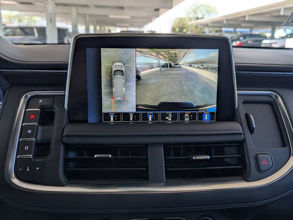 Used 2023 Chevrolet Tahoe Z71 w/ Luxury Package AWD/4WD image 9