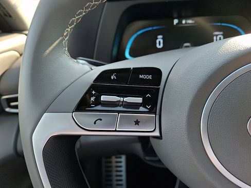 Certified 2025 Hyundai Elantra Sport image 21