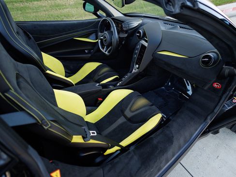 Used 2024 McLaren 750S Spider image 48