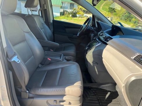 Used 2014 Honda Odyssey Touring Elite image 19