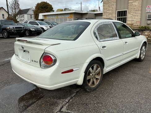 Used 2003 Nissan Maxima GLE image 3