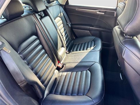 Used 2019 Ford Fusion SEL image 28