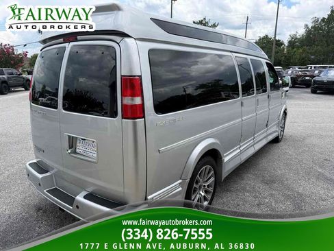 Used 2019 Chevrolet Express 2500 Extended w/ Enhanced Convenience Package RWD image 6
