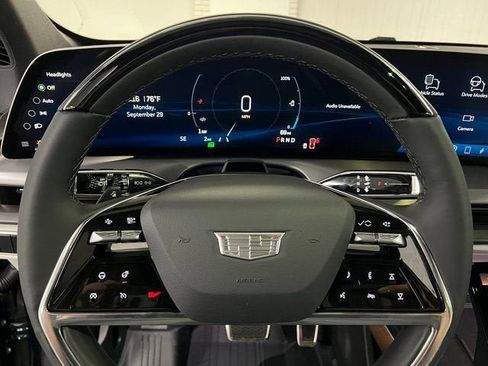 New 2026 Cadillac Vistiq Luxury w/ LPO, Floor Liner Package AWD/4WD image 15