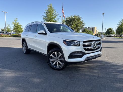 Used 2022 Mercedes-Benz GLS 450 4MATIC image 2