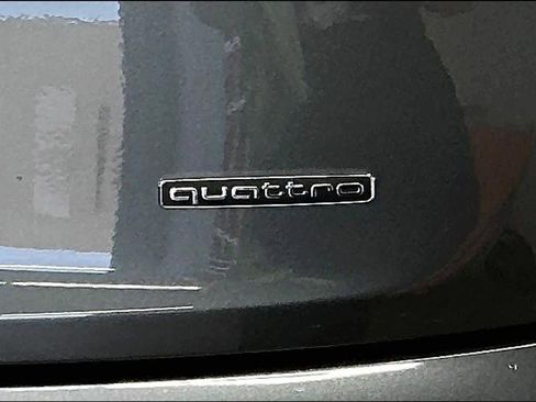 Used 2023 Audi Q5 2.0T Premium w/ Convenience Package image 11