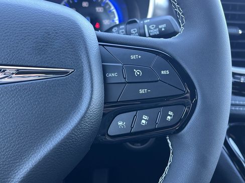 New 2026 Chrysler Pacifica Select w/ S Appearance Package FWD image 11