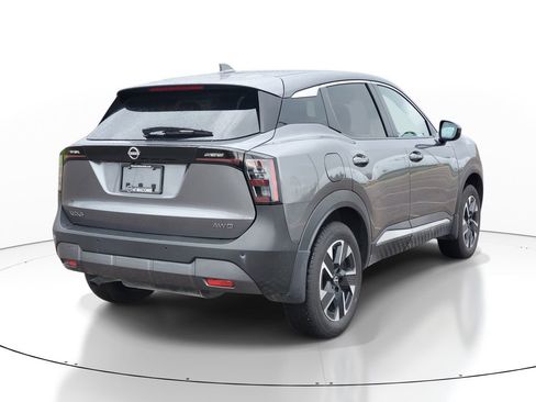 Used 2025 Nissan Kicks SV AWD/4WD image 4
