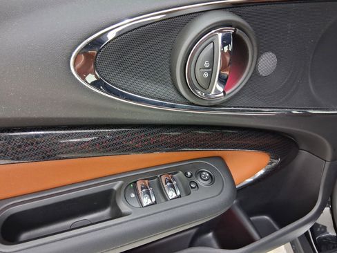 Certified 2024 MINI Cooper Clubman S FWD image 22
