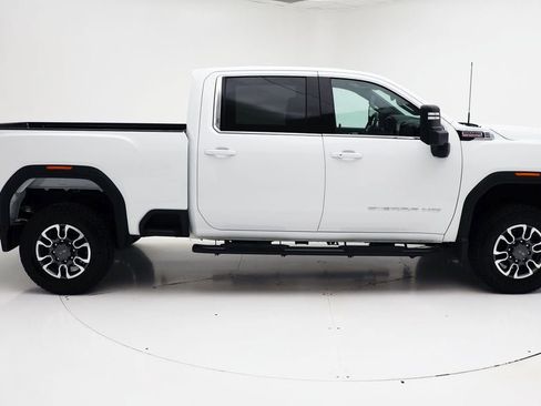 Used 2024 GMC Sierra 2500 SLE image 3