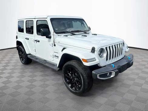 Used 2023 Jeep Wrangler Unlimited Sahara AWD/4WD image 4