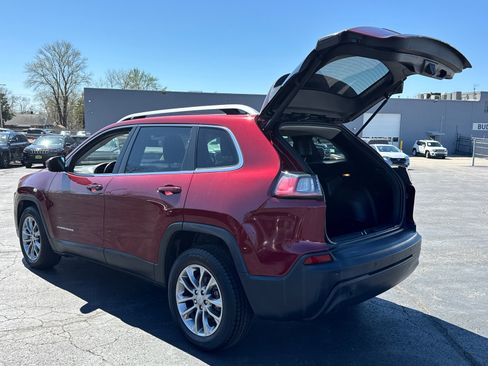 Used 2019 Jeep Cherokee Latitude Plus w/ Comfort/Convenience Group FWD image 18