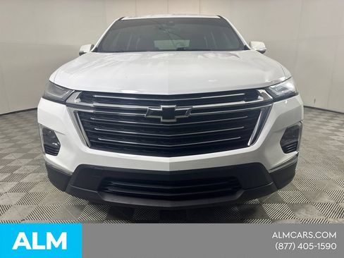Used 2023 Chevrolet Traverse LT FWD image 3